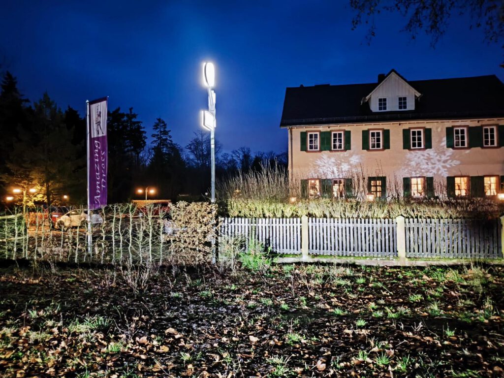 Forsthaus Jägersburg bei Nacht Weihnachten 2025